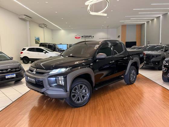 MITSUBISHI L200 TRITON 2.4 16V TURBO DIESEL SPORT OUTDOOR GLS CD 4P 4X4 AUTOMÁTICO MITSUBISHI L200 TRITON 2.4 16V TURBO DIESEL SPORT OUTDOOR GLS CD 4P 4X4 AUTOMÁTICO